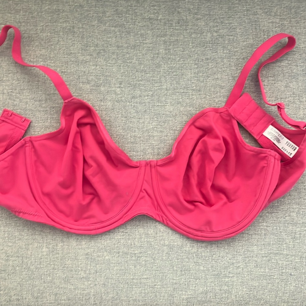 B Tempt’d bra unlined 36D. Full coverage.  Two bras for the price of one!